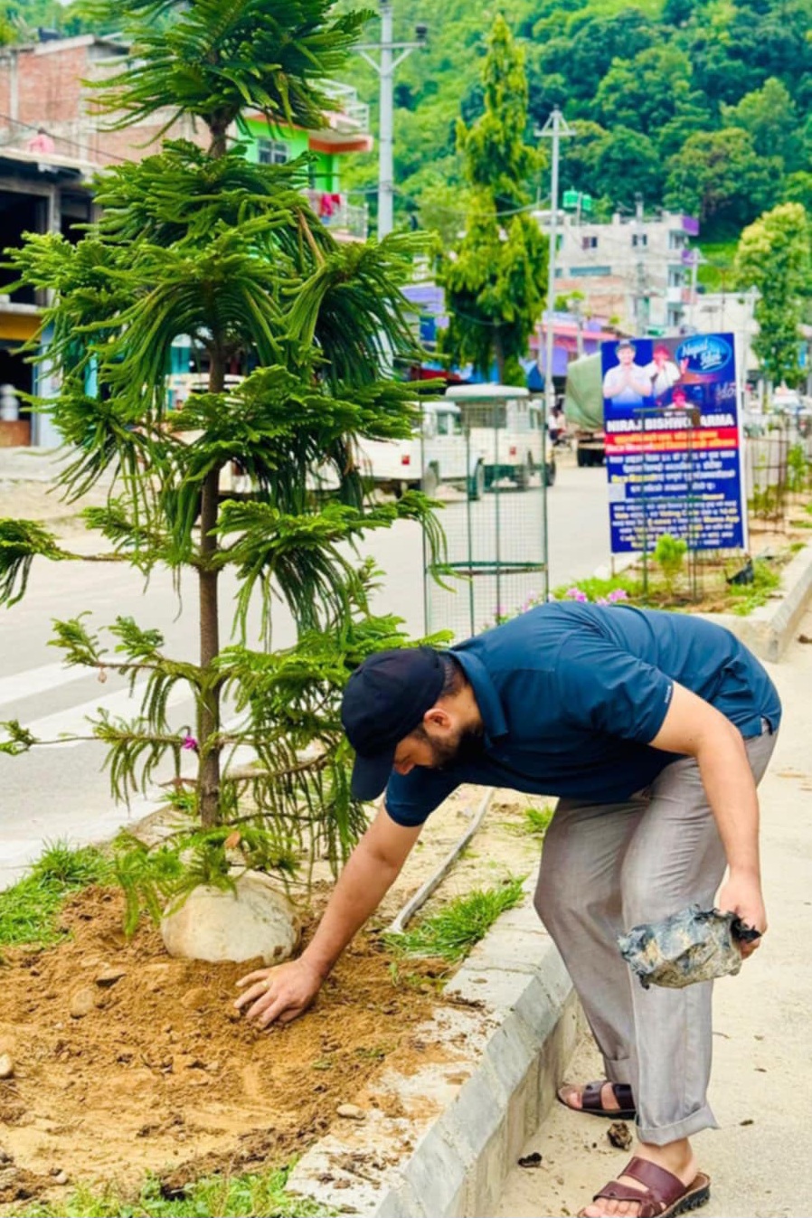वातावरणीय सन्तुलनका लागि पिपल्लामा सामूहिक वृक्षारोपण