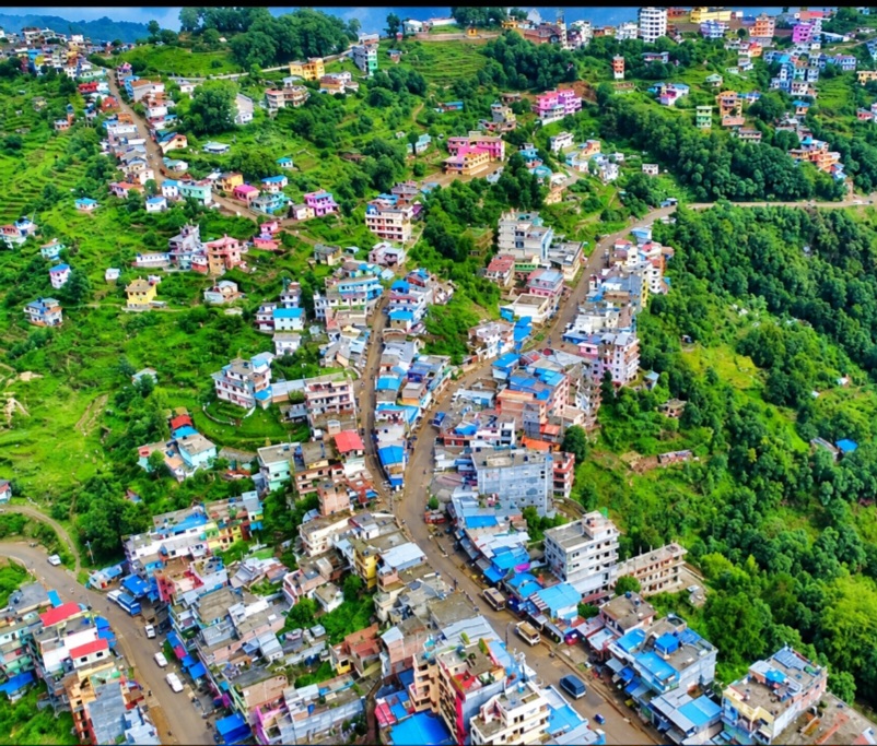 डडेल्धुराको बजार क्षेत्रमा ट्राफिक व्यवस्थापन कडा : दिउँसो लोड-अनलोडमा रोक, नयाँ पार्किङ नियम लागू