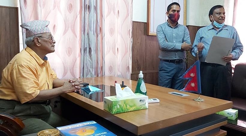 बहुमतको सरकार गठन गर्न लुम्बिनी प्रदेशमा ४१ सांसदले बुझाए प्रदेश प्रमुखलाई हस्ताक्षर