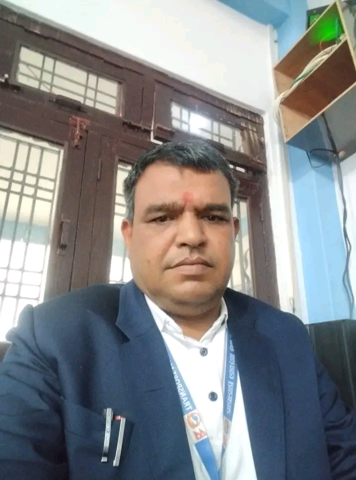 डडेल्धुरा यातायात कार्यालयका प्रमुख कार्यालयमै मदिराले लट्ठ, छड्के जाँचमा परे फन्दामा