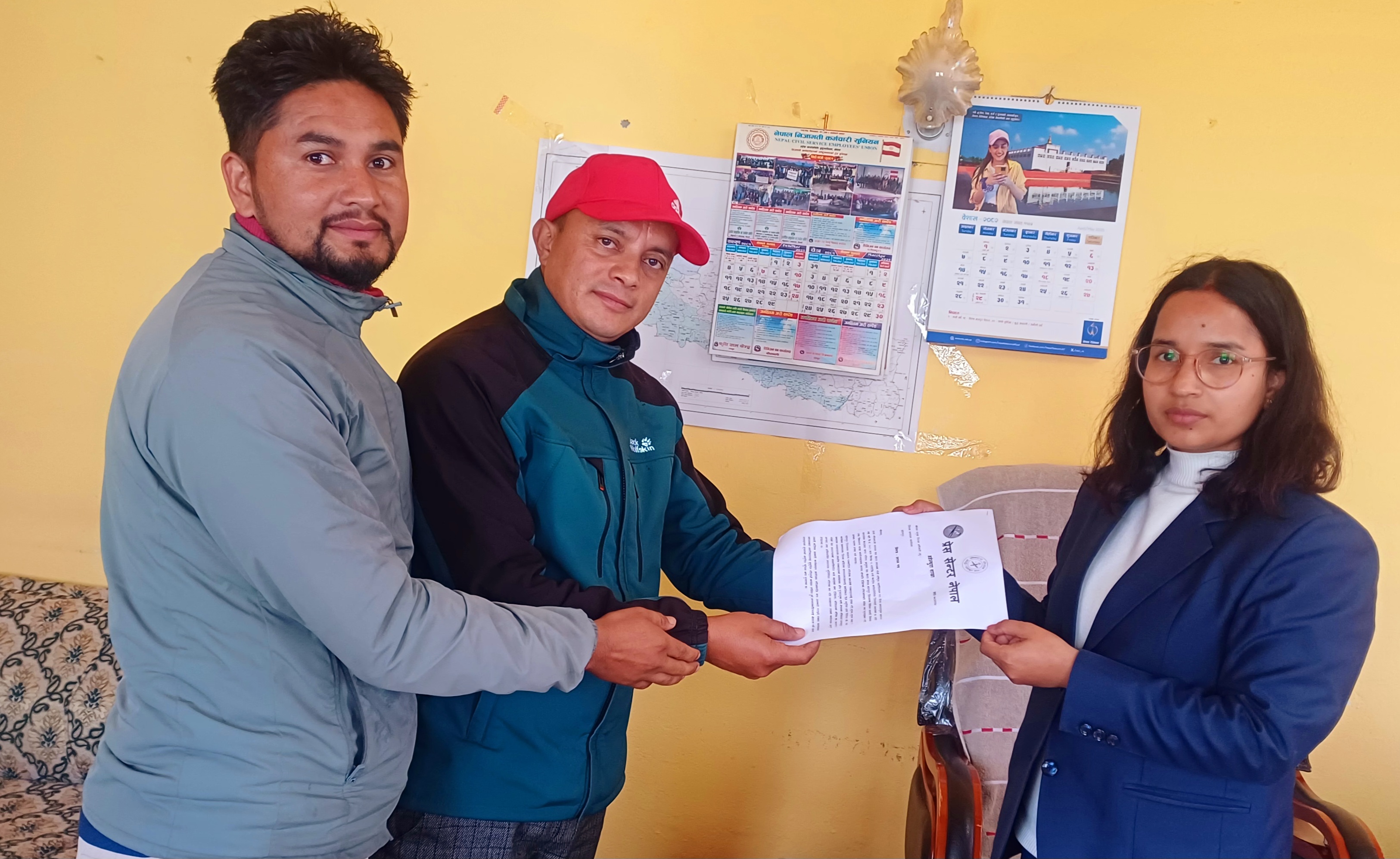 प्रेस सेन्टर नेपाल डडेल्धुराद्वारा सञ्चारमन्त्री र जिल्ला प्रशासनलाई ज्ञापन पत्र