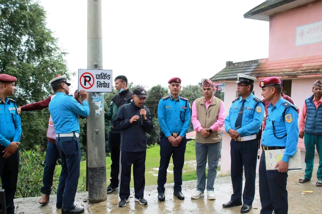 डडेल्धुरामा जोर–बिजोर पार्किङ प्रणाली लागू, ट्राफिक व्यवस्थापन सहज हुने अपेक्षा