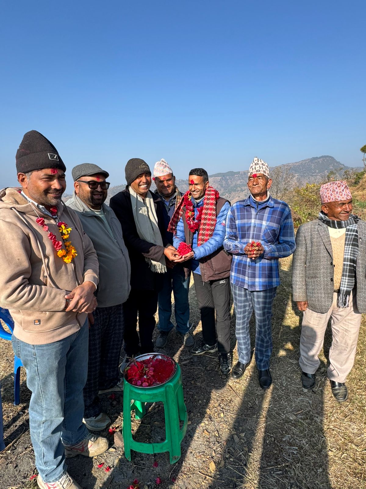 डडेल्धुरामा कांग्रेसलाई झड्का, क्षेत्रीय सदस्यसहित नेता–कार्यकर्ता नेकपामा समाहित