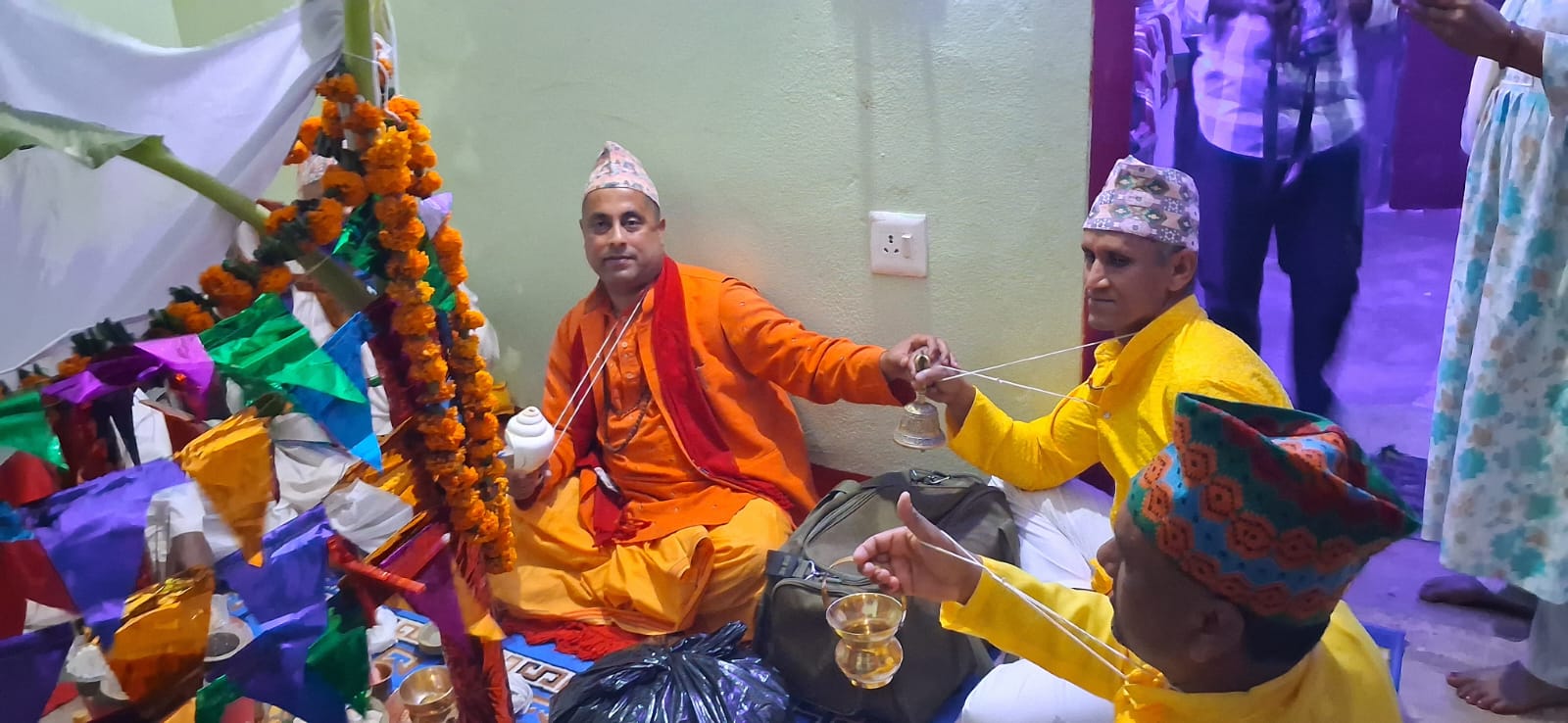 ​२७ वर्षदेखि दलित बस्तीमा कर्मकाण्ड: कुरीति हटाउन लाग्दा छुटे पण्डित पन्तका ५७५ यजमान