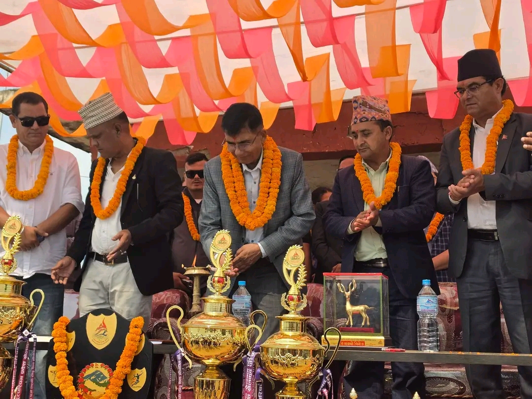 डडेल्धुरामा पहिलोपटक प्रदेशस्तरीय राष्ट्रपति रनिङ शिल्ड खेलकुद सुरु, नौ जिल्लाका ९०० खेलाडी सहभागी
