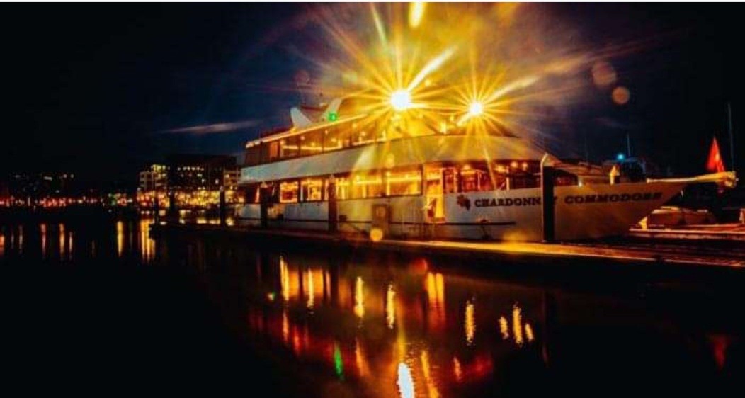 आजदेखि वर्ष २०८० प्रारम्भ, शुभकामना आदानप्रदान गरी नयाँ वर्ष मनाइँदै