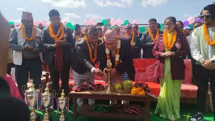 डोटि जिल्ला स्तरिय राष्ट्रपति रनिङ सिल्ड प्रयियोगिता बिपिनगरमा शुरु