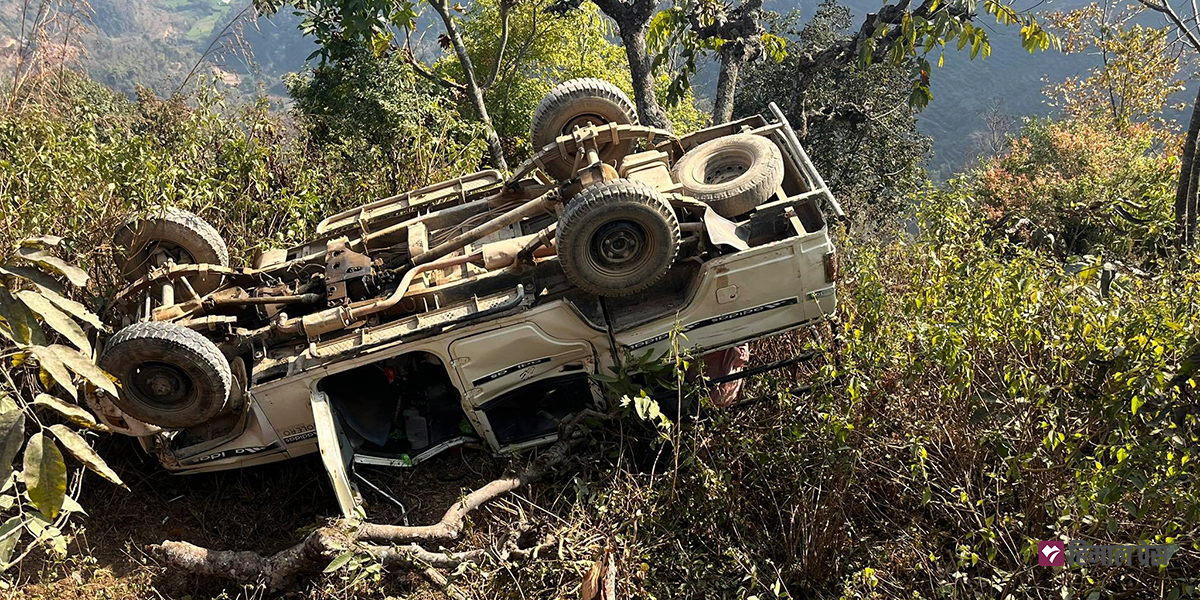 बैतडीको पाटनमा जीप दुर्घटना, चालकसहित ८ जना घाइते