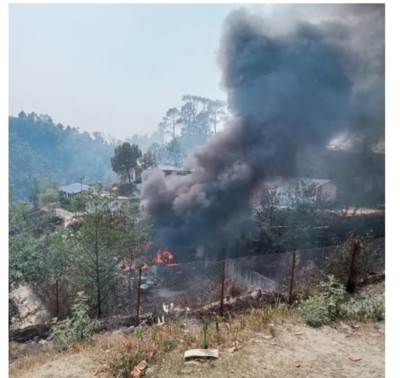 डडेल्धुराको नवदुर्गामा आगलागी बाट स्वास्थ्य लगायत ३ शाखामा क्षति