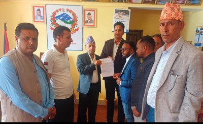 डडेल्धुरामा स्वास्थ्य बीमा कटौतीविरुद्ध दलहरूको आन्दोलनको चेतावनी